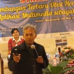 Bambang Eka Purnama Paparkan Manfaat Multimedia Untuk Bidang Medis di Seminar Nasional AKFARNas